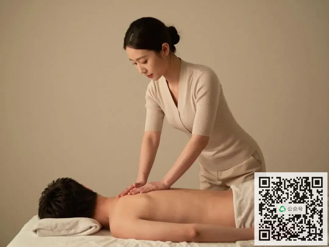 手部穴位按摩图解:按揉合谷、劳宫、鱼际缓解全身疲劳